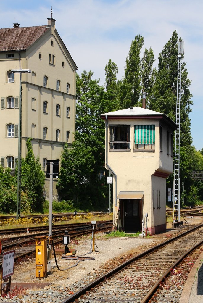 Ministellwerk/Bahnsteigüberwachung gesehen in Lindau. 02.06.12
