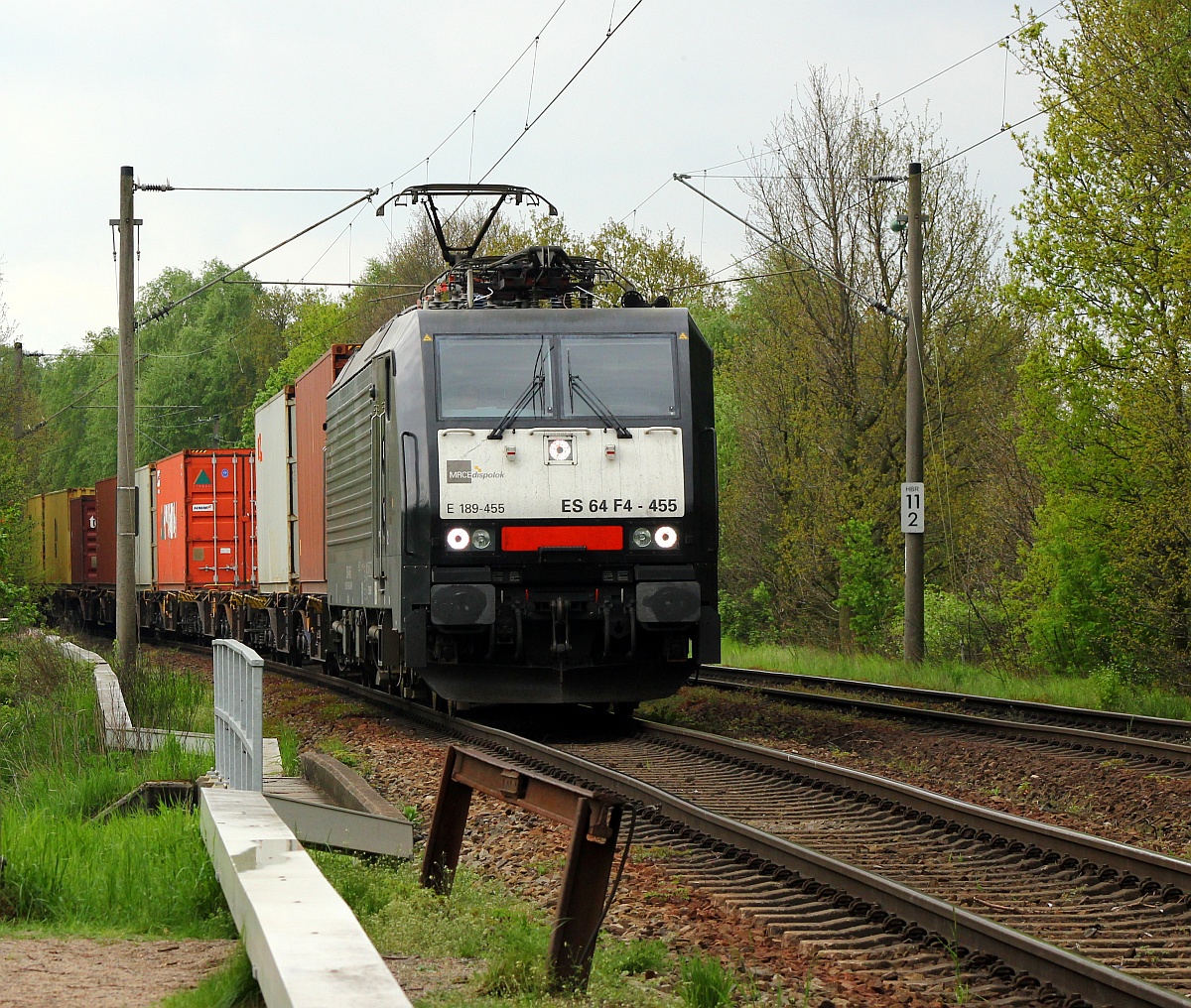 MRCE/PKP 189 455/5 170 029/ES 64 F4-455 aufgenommen mit einem langen Containerzug in HH-Moorburg am 09.05.2015