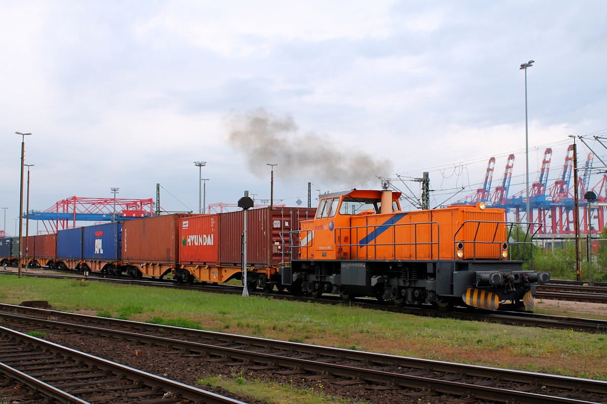 northrail 0 273 019-6(REV/NTS/12.02.13)festgehalten während einer Rangierfahrt am EuroGate Terminal in Hamburg Waltershof. 09.05.2015