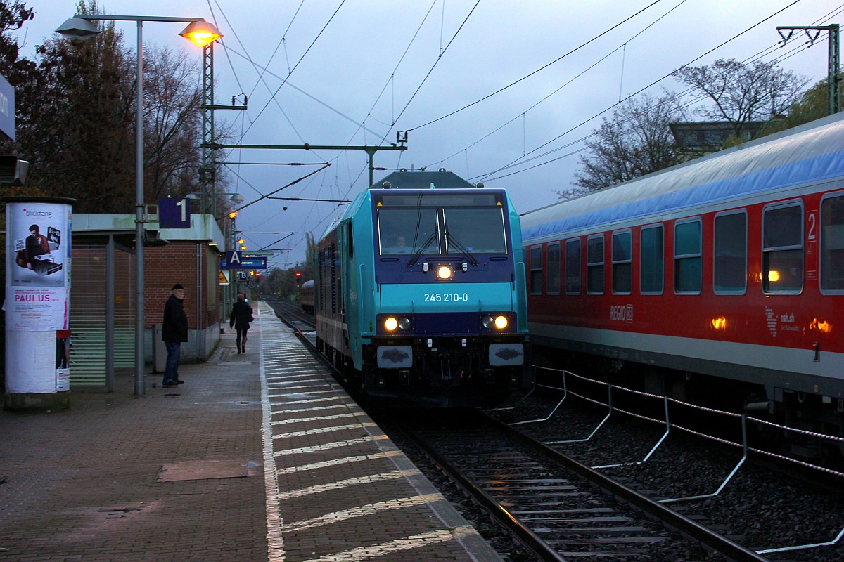 Paribus/NAH.SH 1245 210-0 dieselte am 14.11.2015 solo durch Elmshorn Richtung Husum.
