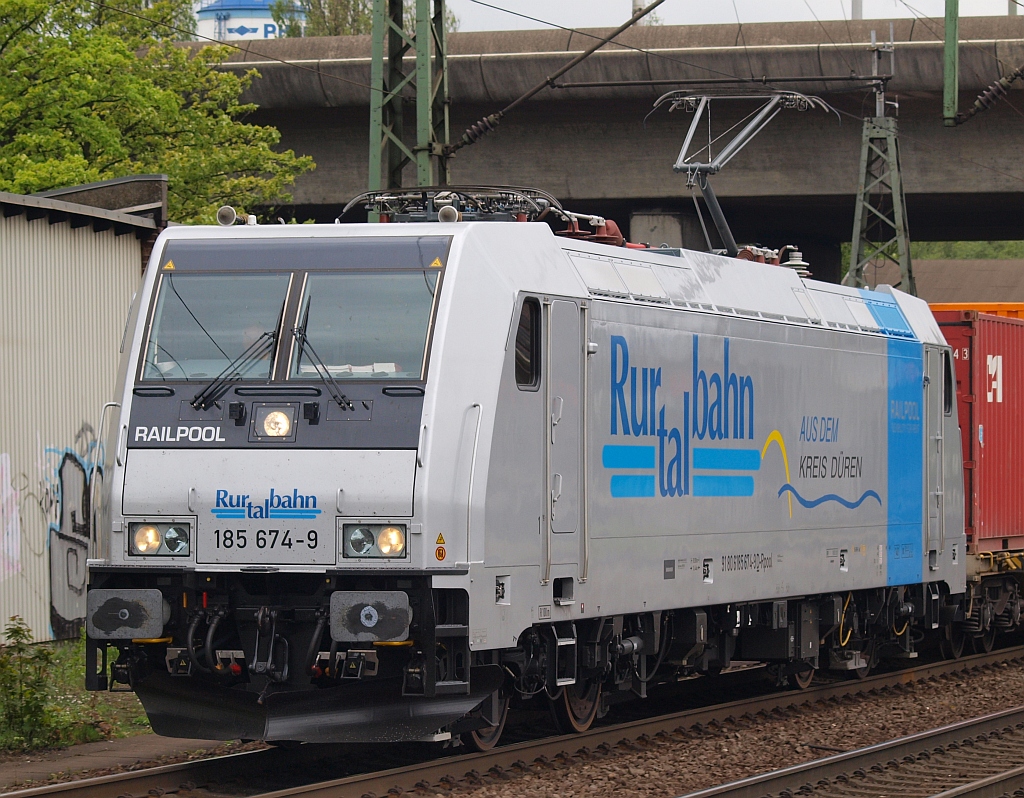 Rurtalbahn/Railpool 185 674-9 als Portrait aufgenommen am 06.05.2010 in HH-Harburg.