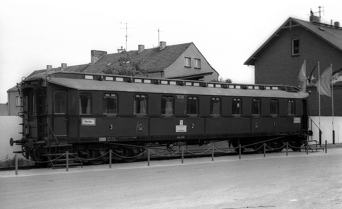 Salonwagen ABCC6ü 03 485 Berlin Saßnitz 14.07.1978 (Berb: M.Steiner (C) D.Schikorr)