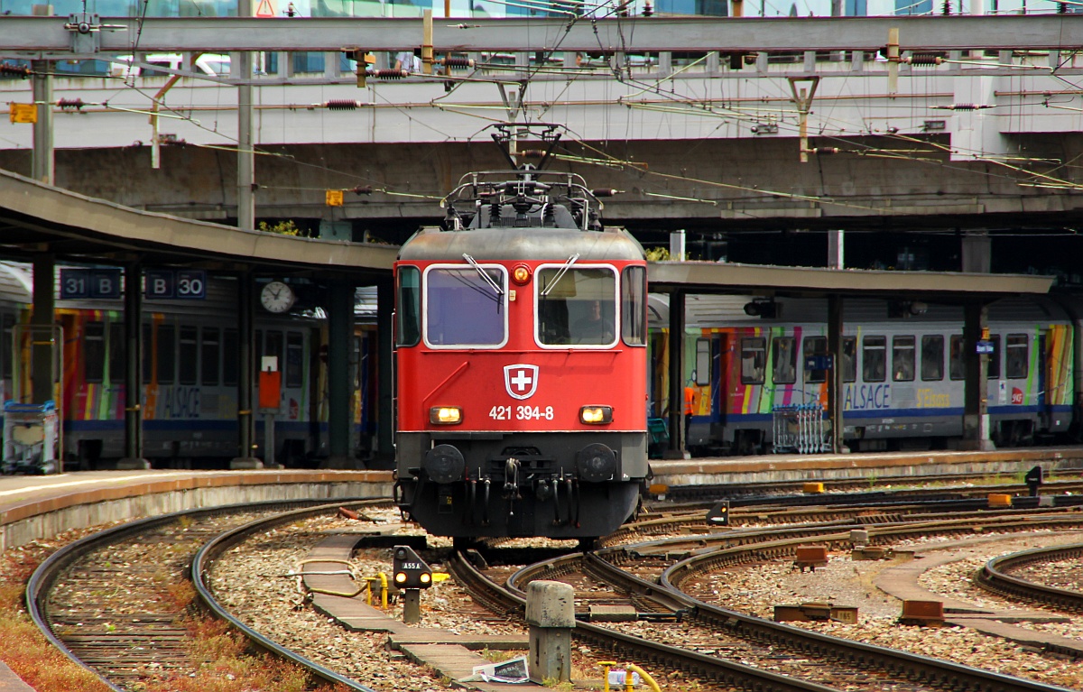 SBB 4421 394-8 unterwegs im Bahnhof Basel SBB. 01.06.2012