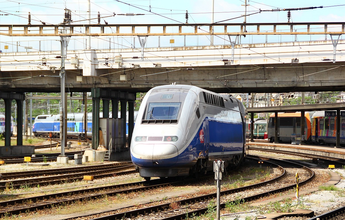 SNCF TGV Douplex 4710(93 87 0310 019-9/020-7)Basel SBB Bhf. 01.06.2012