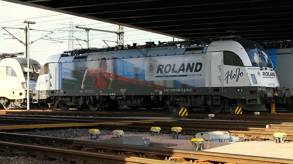WLC 1216 955-5(ES64U4-C. Rev/MMAL/25.11.11) Roland  stand am 29.06.2013 abgestellt in Hamburg-Waltershof(bearbeiteter Bildausschnitt,legaler Standort).