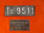 alle-die-es-gibt/792013/nummern--und-fabrikschild-des-baudiensttraktors-tm Nummern- und Fabrikschild des Baudiensttraktors Tm III 9511 der dänischen Firma Malus ApS, gebaut von der Fa. Robert Aebi A.G, Zürich/Type 225 SV 4H/Fabriknummer 1879/Baujahr 1982, aufgenommen in Pattburg/Padborg 04.11.2022