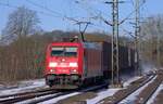 DBS/RSC 185 333-9 mit dem Volvo-Zug am Haken durchfährt hier Schleswig. 12.03.2013
