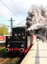 Am 17.05.2012 war die 50 3610 mit einem Sonderzug zu Gast in Kiel, hier zieht sie ihren Zug aus dem Hbf Kiel Richtung Eckernförde raus.