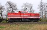 HGB(Hessische Güterbahn) V100.01/ 203 213-4 eingeteilt als Zuglok des Bauzuges in Stedesand. 29.03.2014