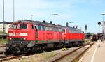 218 456-2 und 218 499-2 als Zugloks des IC 119 hier beim umsetzen im Bhf von Friedrichshafen Stadt 02.06.2012