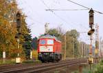 br-1-232-ex-dr-132/555605/232-901-9gebaut-1974-als-132-072-0 232 901-9(gebaut 1974 als 132 072-0 LTS 0262, 1992 umgezeichnet in 232 072-9 dann umgebaut in Cottbus und erneut umgezeichnet in 234 072-7(1992), 2001 in 232 901-9 umgezeichent und 2002 ausgemustert danach 4 Jahre für Railion BeNeLux und Netherland unterwegs seit 2006 wieder im Dienst der DB Schenker Deutschland) dieselt hier gemütlich bei Dörverden durch die Landschaft. 01.11.2013