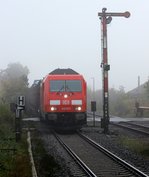 DB 1245 023 mit SyltShuttle Einfahrt Klanxbüll Bhf, 18.10.2016