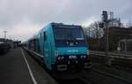 Hinten an der NOB nach Westerland hing die  kalte  245 207-6 die den Zug dann ab Westerland wieder übernahm und nach Hamburg brachte. Husum 19.12.2015