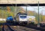 An der evb V 2104 vorbei hat hier die ME 246 007-9 mit dem Metronom nach Cuxhaven Einfahrt in den Bahnhof Hamburg-Harburg. 01.11.2014 (04500)