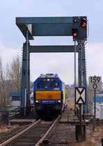 Wegen des verspäteten IC's aus Westerland konnte die 251 003-0 mit ihrer NOB erst mit +20min nach Westerland aufbrechen. Husum-Hafen 31.03.2013