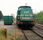 Zug und Schublok des Schweerbau Schienenfräszuges war die LDS 293 501-3  Grüne Rose (Unt/LS X/14.09.13). Jübek 04.08.2012