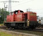 DB 290 632-9 dieselt hier durch HH-Waltershof.