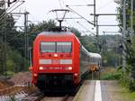 Einst ein Kult-Zug jetzt nur noch DB Einheitsbrei der IC 2410 der hier von 101 066-9 aus Köln kommend Einfahrt in Schleswig hat. 04.09.2015
