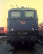 DB E10 228 / 110 228-4, gebaut 1961 als E10 228, hier aufgenommen im Bw Stuttgart am 15.03.2003 (D.S) 