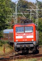 Schon länger hier aber kaum im Einsatz die RBSH 6 112 163-1(REV/LD X/01.10.10, ex Bw Dortmund)hat hier mit dem SH-Express Einfahrt in Schleswig.