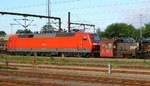 br-6-120/547139/dsb-koef-285-zieht-die-120 DSB Köf 285 zieht die 120 155 die den CN(L)1272 gebracht hatte ab und rangierte sie anschliessend in den deutschen Teil im Pbf Padborg. 08.06.2013