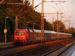 br-6-120/567696/auch-heute-wieder-der-cnl-leerzug Auch heute wieder der CNL Leerzug auf dem Weg nach Flensburg, diesmal mit 120 137-5 als Zuglok in zartem rot-orange gehalten.....Schleswig 16.07.2014