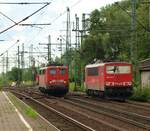 Treffen der ehemaligen Königinnen des Güterverkehrs...140 491-2 und 155 038-3 begegnen sich im Bhf von HH-Harburg. 01.07.2011