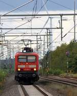 DB 143 966-0 als Zuglok einer RB nach Neumünster aufgenommen kurz vor dem Halt in Jübek. 10.10.2013