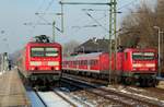 DB Regio 143 616-1 und 143 872-0 beim Halt in Schleswig, inzwischen sind beide Loks hier nicht mehr aktiv. Schleswig 06.02.2012(üaV)
