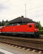 DB Regio 143 839-9(REV/LDX/15.02.08, Verl/AK/11.02.15)hat zumindest schon mal neue Radsätze bekommen, hier aufgenommen steht sie vor dem Stellwerk Schleswig(ASW). 14.05.2014