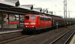 br-6-151-db/554789/db-151-077-5-durchfaehrt-mit-einem DB 151 077-5 durchfährt mit einem Güterzug den Koblenzer Hauptbahnhof. 16.09.2013