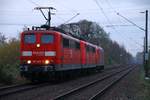 Mini-Lok-Zug bestehend aus 151 043-7, 151 023-9 und 185 195-5 auf dem Weg nach Maschen aufgenommen in Hamburg-Moorburg kurz bevor es dunkel wurde.
