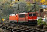 br-6-152-es-64-f/578656/db-152-170-7-faehrt-hier-mit DB 152 170-7 fährt hier mit der 155 245-7(REV/LD X/29.07.11) am Haken durch Hamburg-Harburg. 28.10.2015