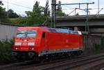 Mit nagelneuer HU (REV/LMR9/06.08.13) rauschte die 185 240-9 durch HH-Harburg.