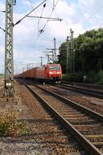 DB 185 044-5 fährt hier mit einem Containerzug durch HH-Harburg. 06.08.2013