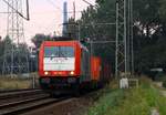 Die für ITL fahrende 185 598-0(REV/03.03.09)kommt hier mit einem Containerzug vom Eurogate Terminal Waltershof/Dradenau durch Waltershof gefahren. 06.09.2014