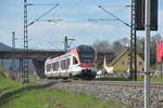 Nachschuß auf den Triebwagen 303 der VIAS, der hier bei Brauweiler auf der Kbs 466 in Richtung Koblenz als SE10 nach Neuwied fährt.