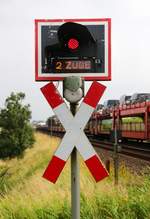 Impressionen der Marschbahn, das 2 Züge Kultsignal am Dreieckskoog...längst Geschichte, bei Klanxbüll 04.08.2012