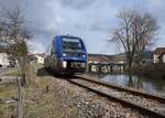 x-73500-73900-a-ter-balaine-bleu/644510/der-blauwal-x-73755-ist-einer Der Blauwal X 73755 ist einer von zwei Zügen am Spätnachmittag La-Chaux-de-Fonds nach Besançon, der die Hauptverkehrszeit darstellt. Hier am Doubs in Morteau, April 2018.