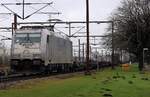 TXL 0185 418-3(9181 0185 418-3 A-TXL) mit dem DGS 45699 vom schwedisch/dänischen Lokführer in Padborg abgestellt wartet auf den neuen Tf der den Zug nach Deutschland bringen wird. Padborg/DK 11.12.2016