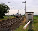 br-241-traxx-f140-ac2/567495/hectorrail-241001-5-mit-klv-zug-aufgenommen Hectorrail 241.001-5 mit KLV Zug aufgenommen am Bü Jübek-Nord. 03.07.2014
