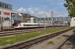 Der ICN ist ein rein Schweizer Zug, hier RABDe 500 007-5 Albert Einstein. Nur in Konstanz hatte der ICN fahrplanmäßig einige Jahre deutschen Boden betreten. Im Gegensatz zum deutschen ICE-T versieht diese Baureihe seit Jahren klaglos ihren Dienst. September 2015.