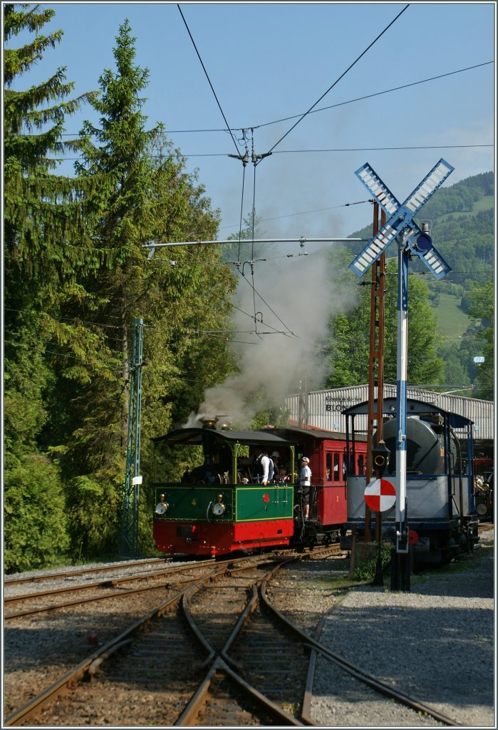 ... und hier der rote Strich mit der Nummer 415.
Chaulin, den 27. Mai 2012