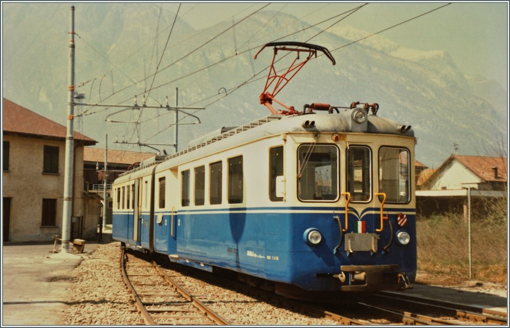 ... und weil es so schn bunt und frisch  aussah, der selbe Triebwagen noch als Nachschuss. 
Domodossoal im Jahre 1987