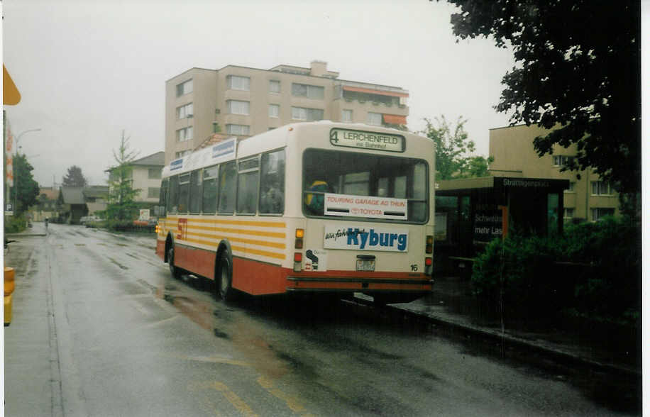 (017'231) - STI Thun - Nr. 16/BE 419'016 - Volvo/Lauber (ex SAT Thun Nr. 16) am 19. Juni 1997 in Thun, Strttligenplatz