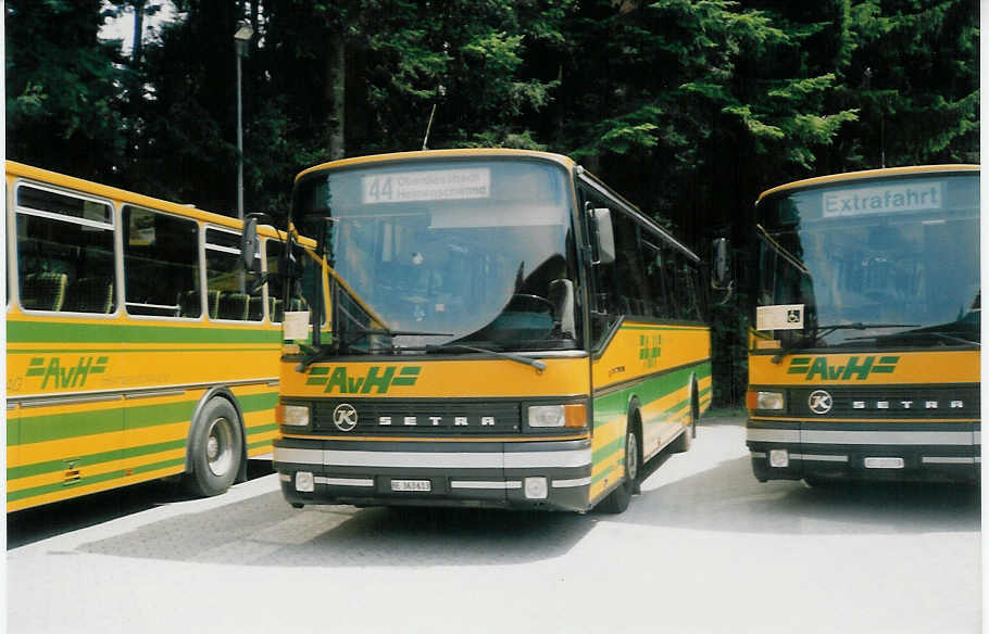 (018'133) - AvH Heimenschwand - Nr. 7/BE 363'613 - Setra am 22. Juli 1997 in Heimenschwand, Garage (75 Jahre AvH)