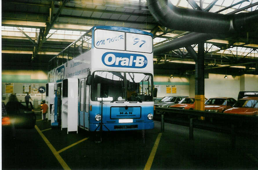 (019'905) - Aus Deutschland: Oral - F-B 7451 - MAN am 6. Oktober 1997 in Biel, Coop