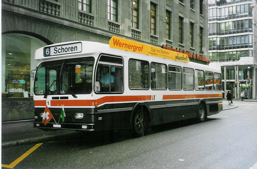 (027'010) - VBSG St. Gallen - Nr. 212/SG 141'212 - Saurer/Hess am 8. Oktober 1998 beim Bahnhof St. Gallen