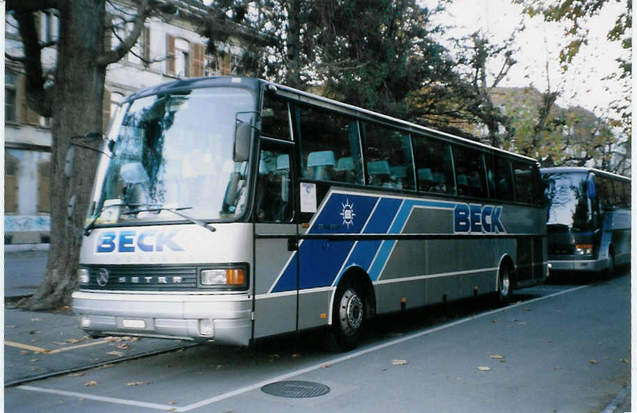 (027'806) - Beck, Genve - GE 96'732 - Setra am 7. November 1998 in Thun, Aarefeld