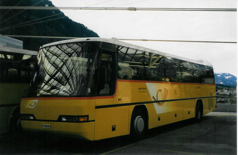 (028'621) - PTT-Regie - P 25'130 - Neoplan am 1. Januar 1999 in Chur, Postautostation